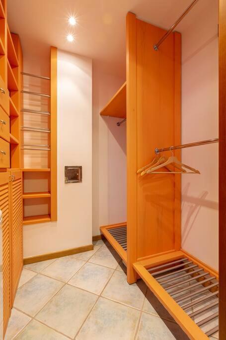 Cozy, Bright, Comfy Studio Next To The Old Town. Apartamento Varsóvia Exterior foto